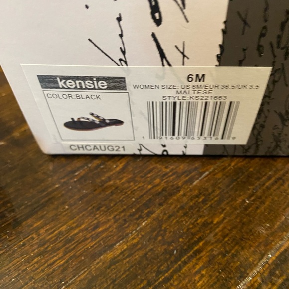 ✨NWT✨ Kensie Sandals - Picture 3 of 3